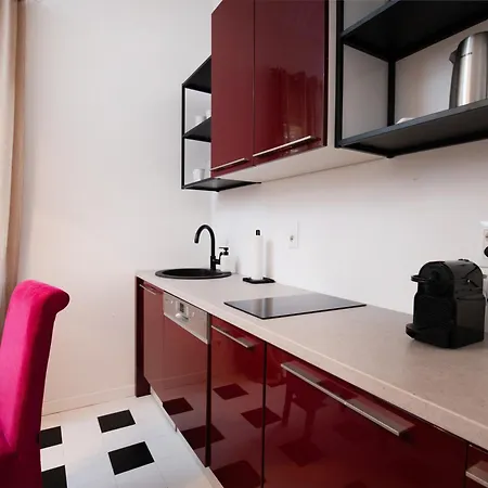 New Stylish 2br 2 Bathrooms 2 Min To Bacvice Apartman Split